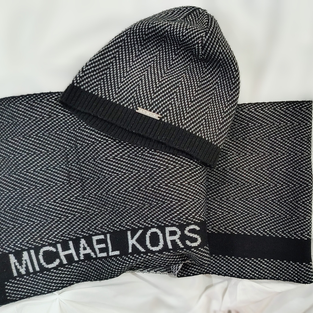 Michael Kors Black and Gray Unisex Hat & Scarf Set